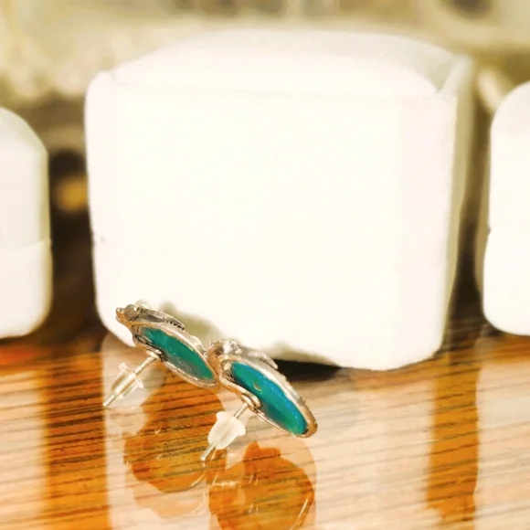 Art Deco Jade Colored Earrings With Faux Pearls Set Within Sparkling Marcasite - Picture 4 of 5